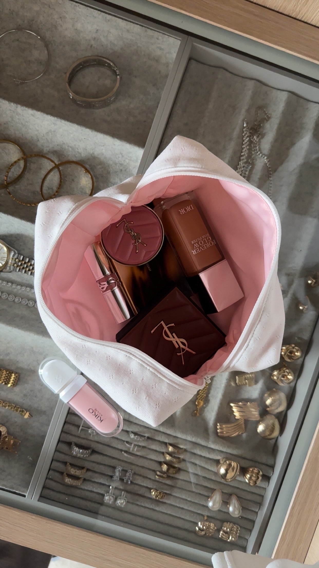 LA TROUSSE
